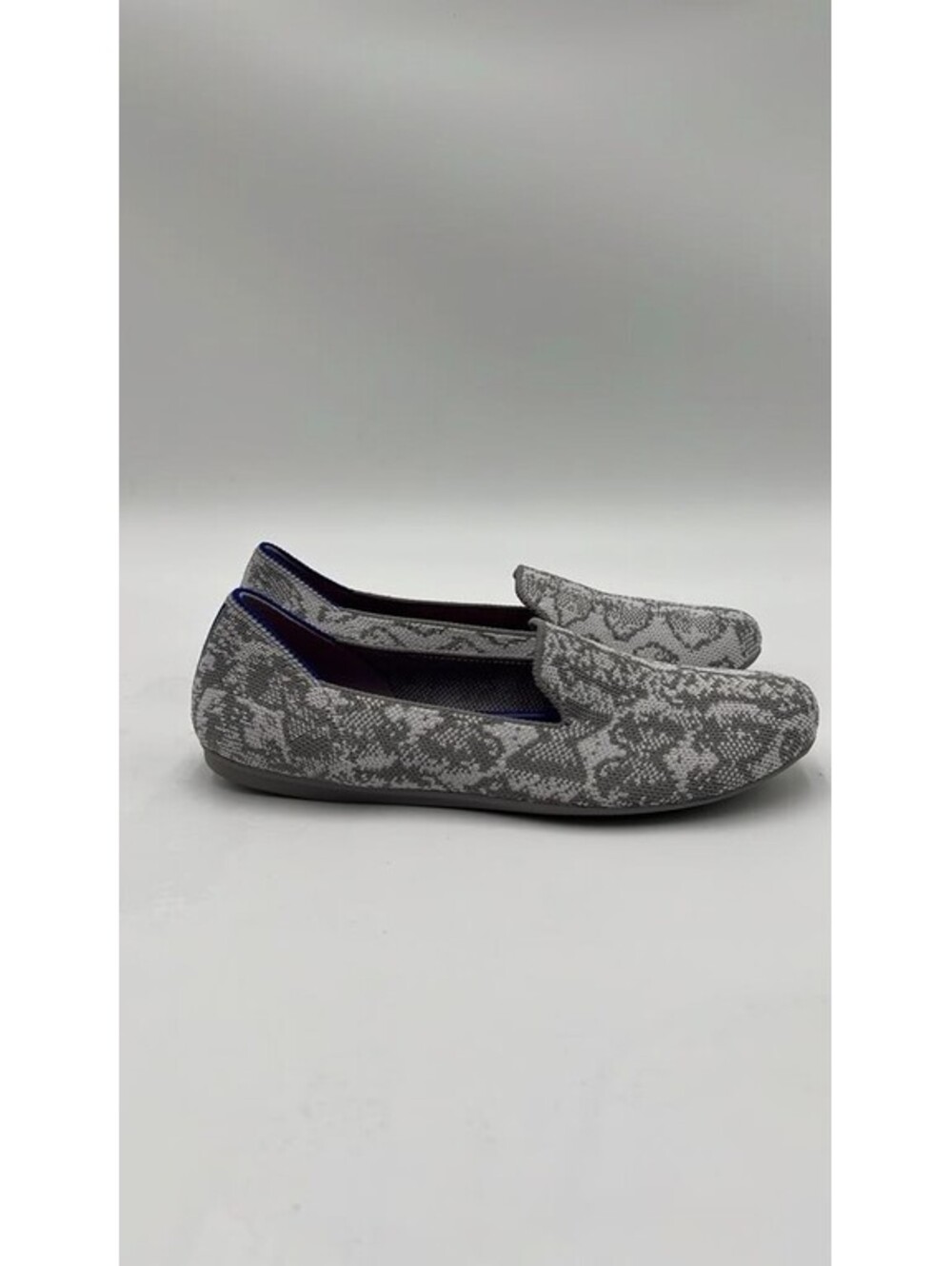 Women’s Rothy’s “The Loafer” Flat Gray Python Print Knit Round Toe Size 6